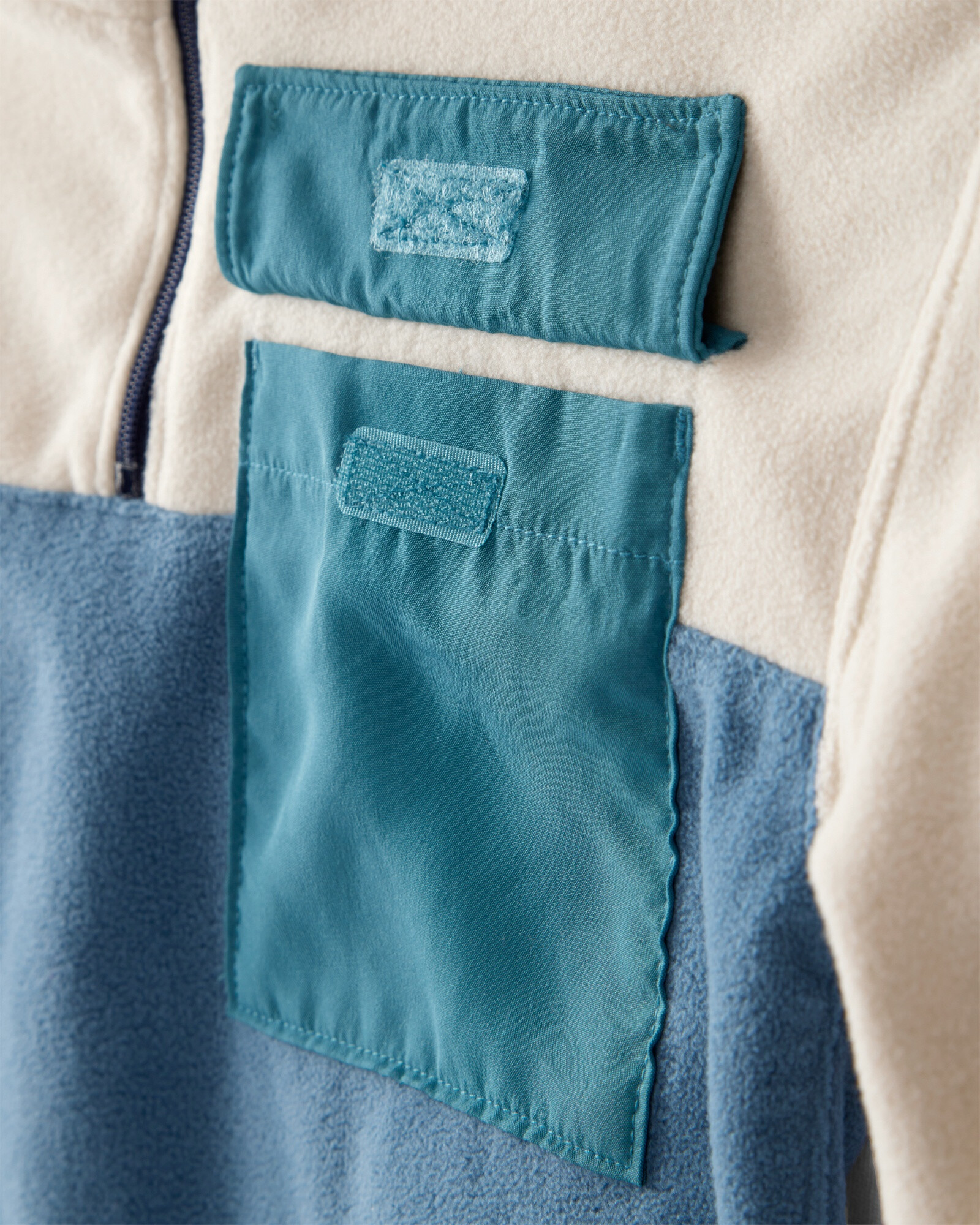 Set dos piezas, pantalón de algodón y buzo de micropolar con cierre un cuarto Sin color