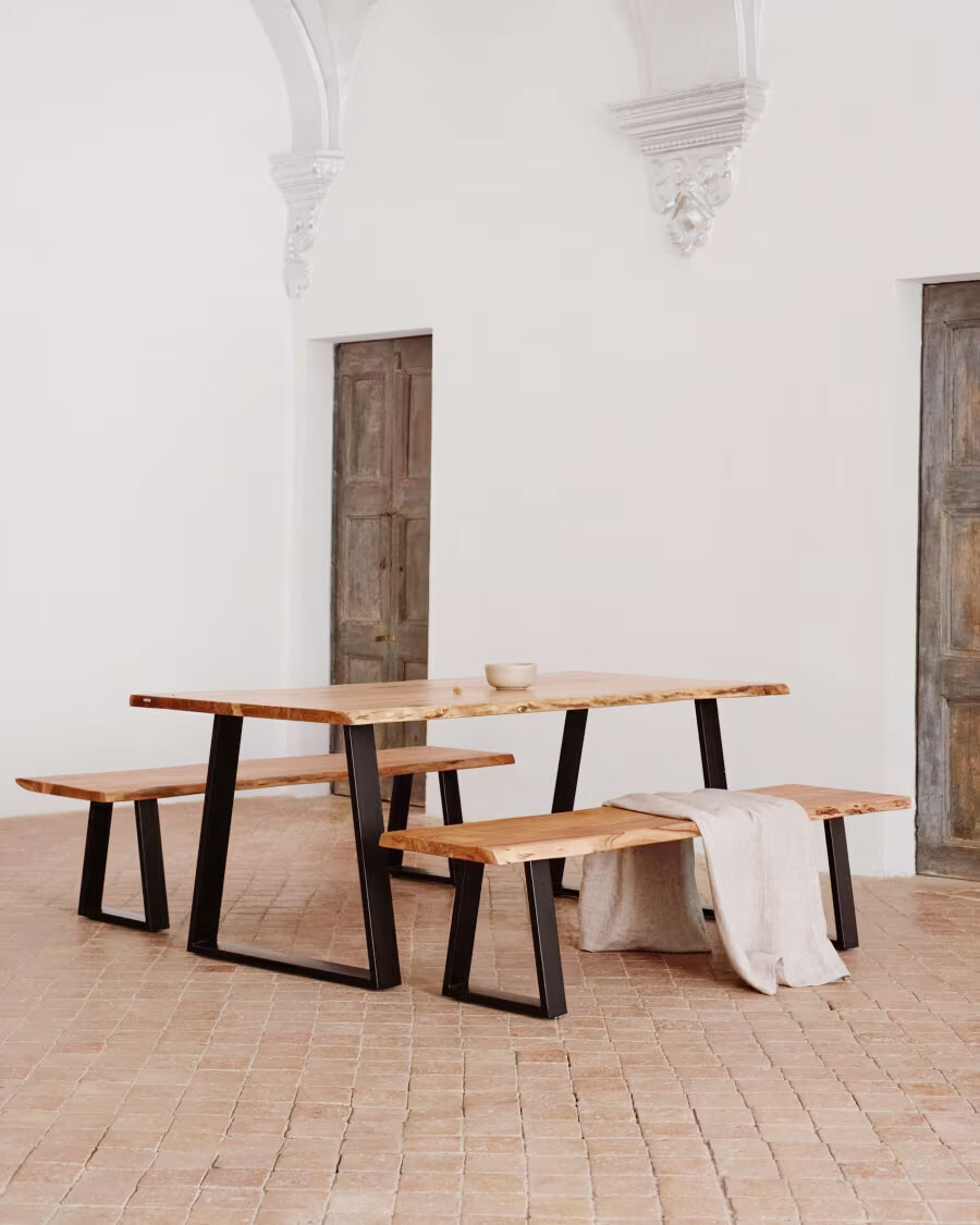 Mesa Alaia 160 x 90 cm madera maciza de acacia patas de acero acabado negro