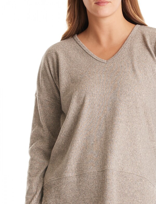 Buzo Soft Escote V BEIGE