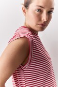 REMERA ALBIZI Blanco/Rojo