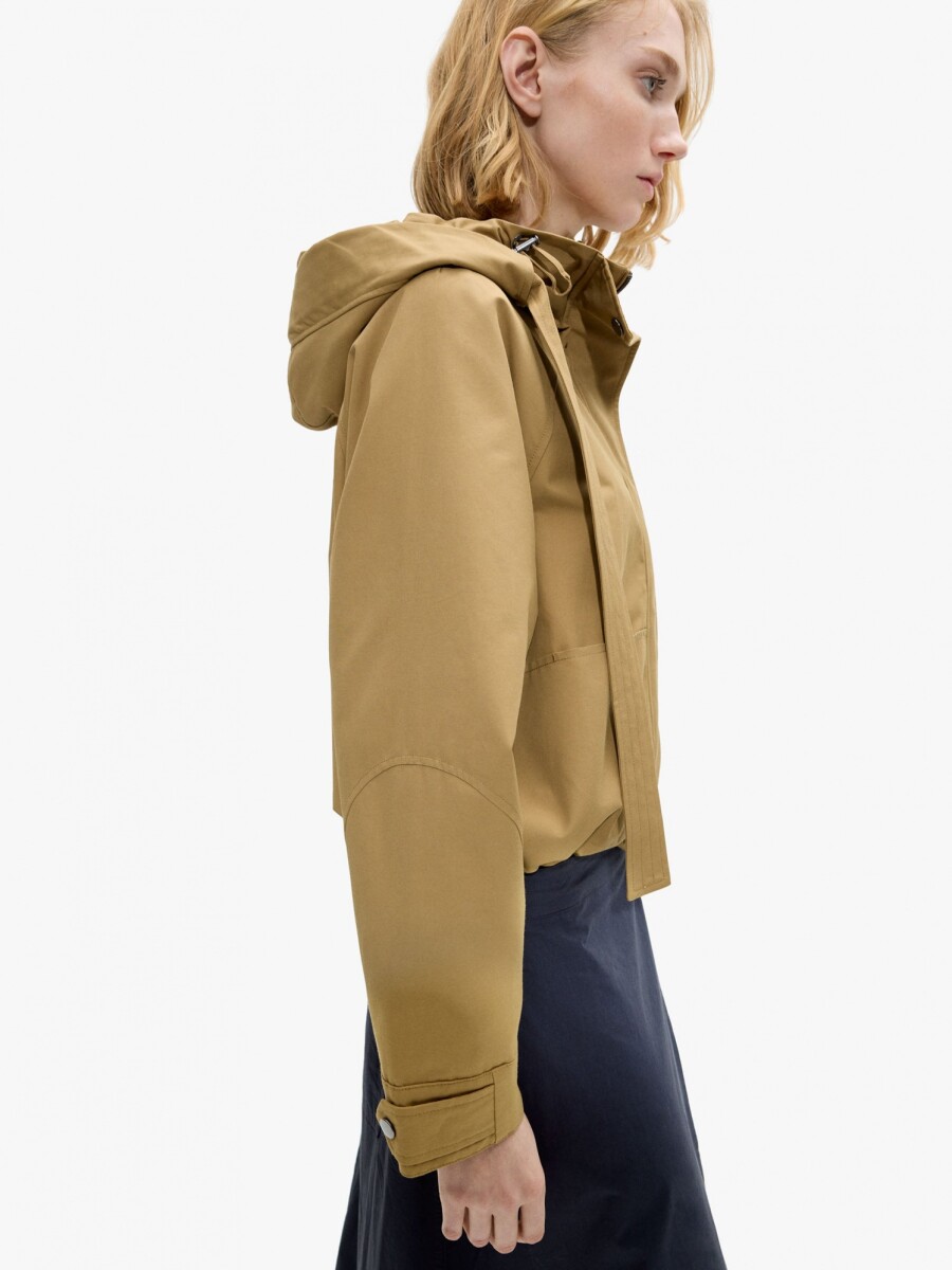 Chaqueta Con Capucha Water Repellent camel