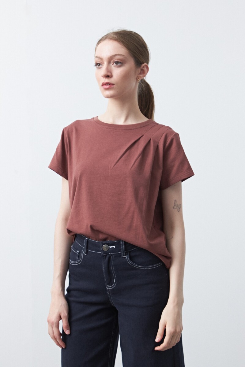 REMERA AMANITA Ladrillo