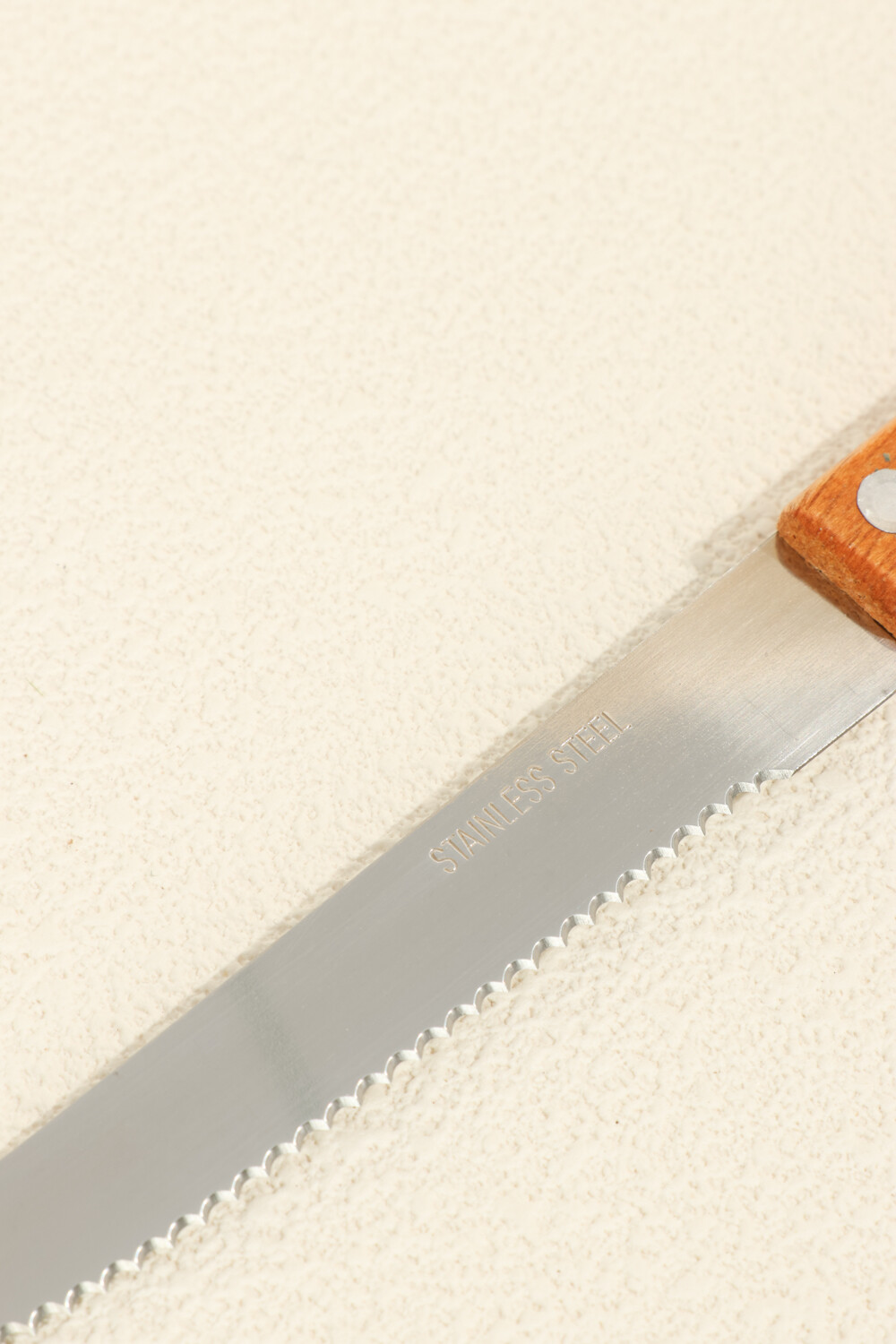 Cuchillo Mango Madera, 6un. Color Unico