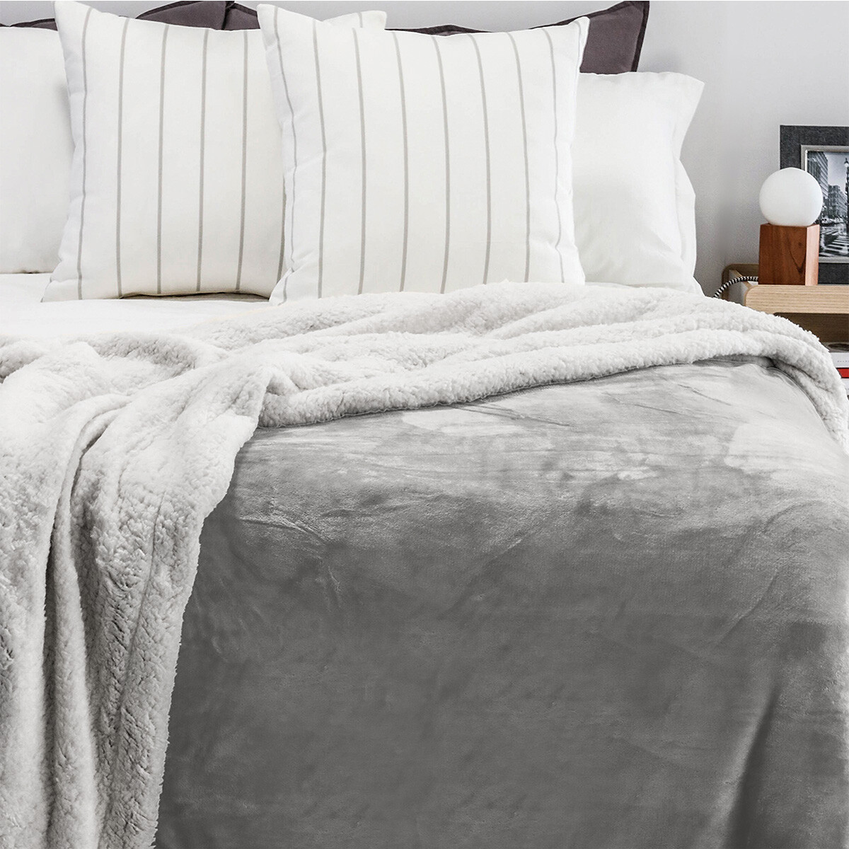 Frazada Flannel con Corderito King Size Richmond 240 x 260 cm - GRIS 
