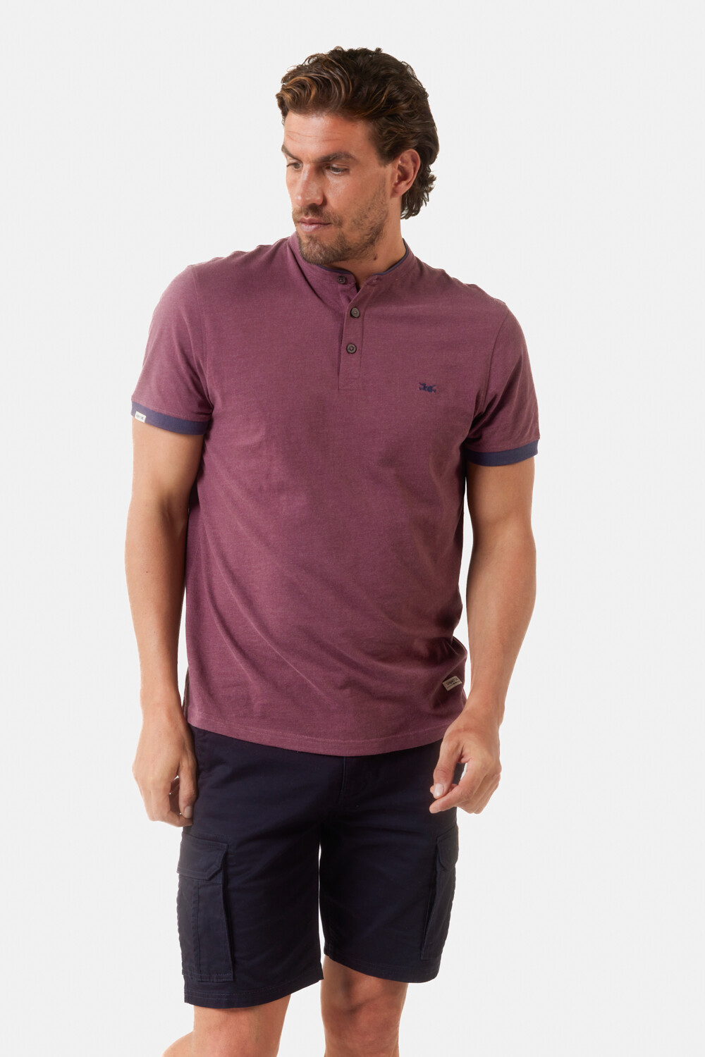 REMERA LISA CUELLO MAO Bordo