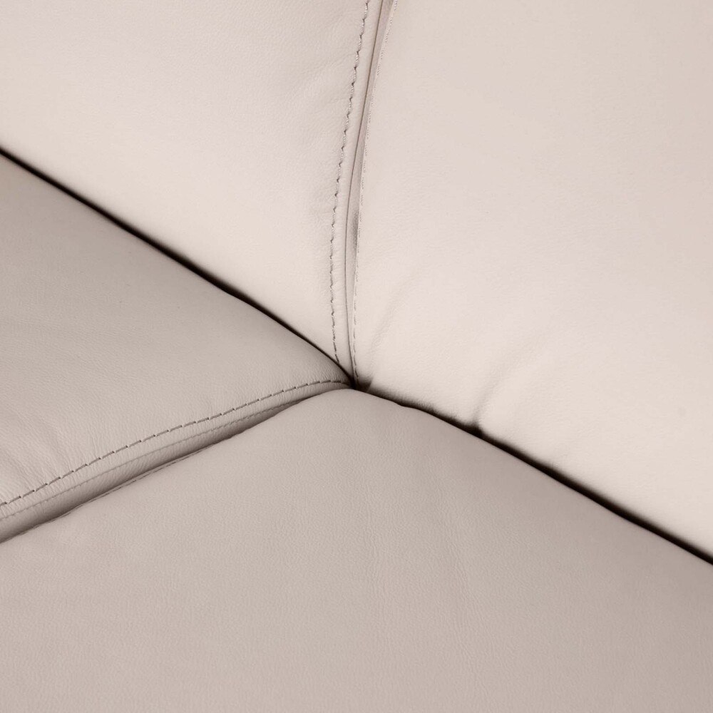 SOFA CON CHAISE MÁS DE 4 CUERPOS CUERO-Y-MADERA NATURAL-BEIGE LOFT ARENA