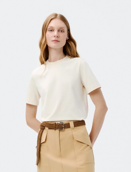 BLUSA DE MANAGA CORTA EN VISCOSA BEIGE
