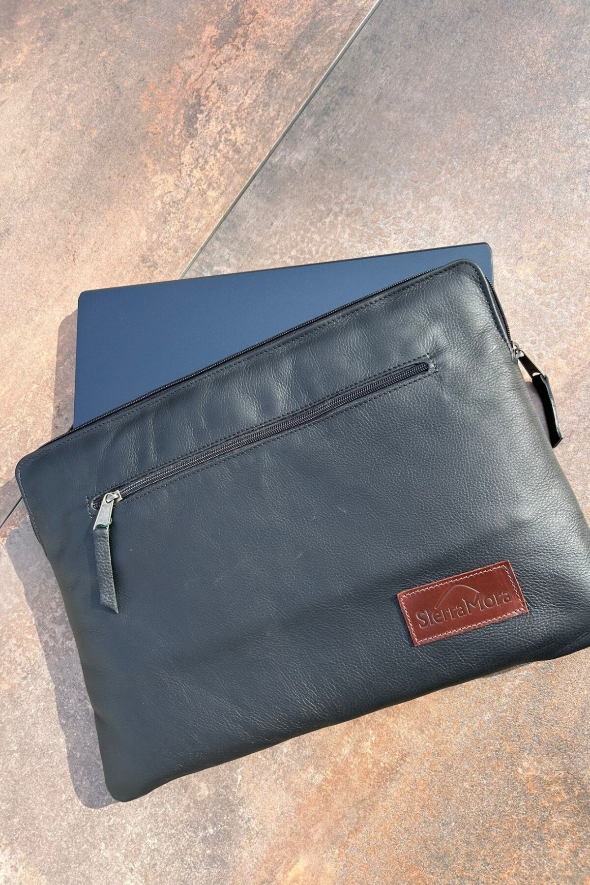 SierraMora Notebook Case Negro