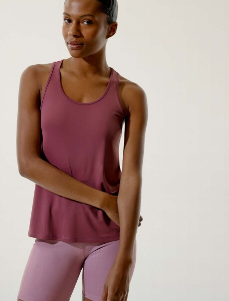 MUSCULOSA DEPORTIVA CON PROTECCIÓN UV ROSADO