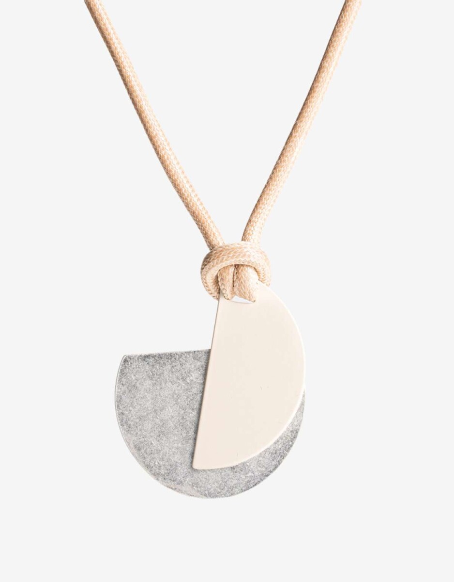Collar Largo Cordón Chapones - Plateado Plata Cepillada Mate 
