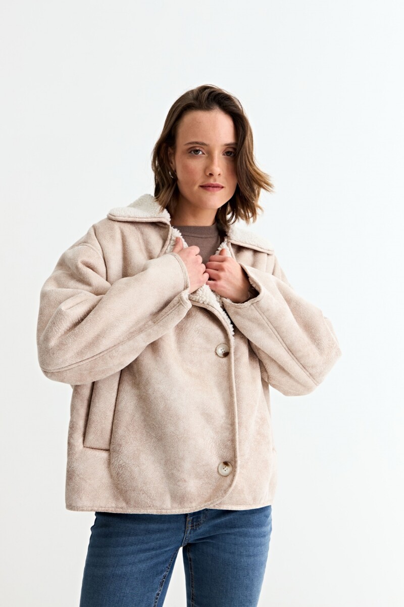 Chaqueta simil gamuza con forro de corderito - Beige 