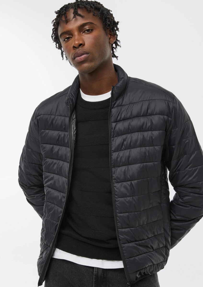 CHAQUETA ACOLCHADA CON DETALLES ACOLCHADOS + BOLSA GUARDAPOLVO - NEGRO 