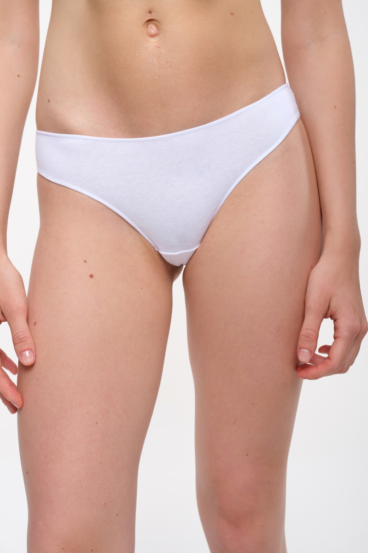 Colaless Emily Blanco