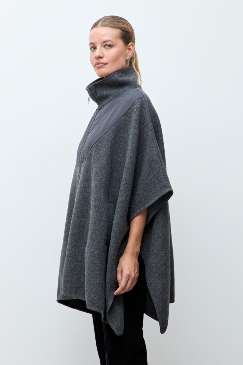 Capa con detalle capitoneado gris melange