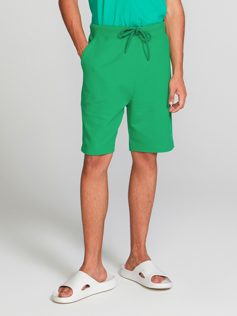 BERMUDA BÁSICA MASCULINA CON ELÁSTICO - VERDE 