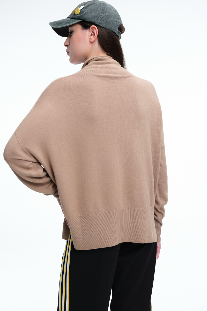 SWEATER CUELLO Camel