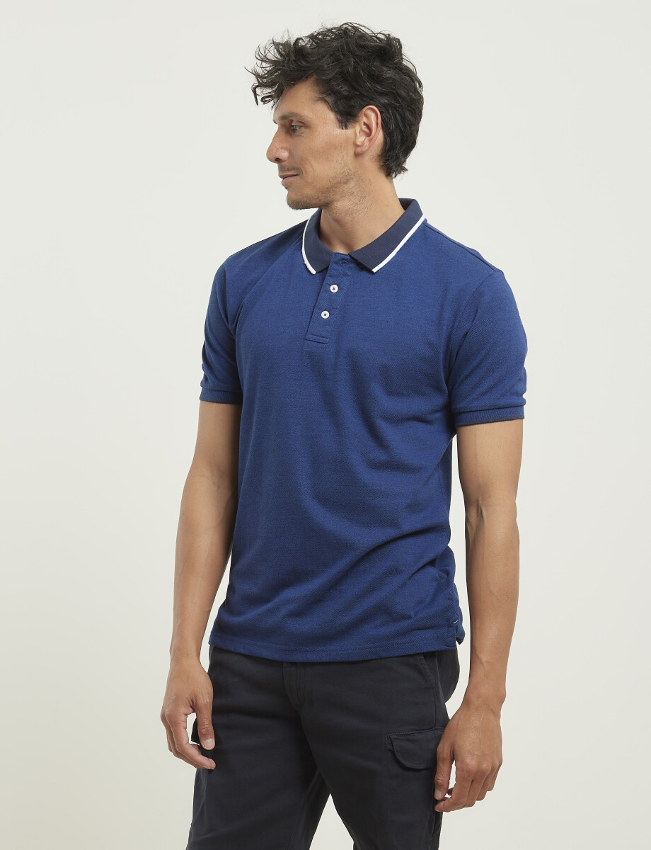 520906 REMERA NAVIGATOR Azul Piedra Melange