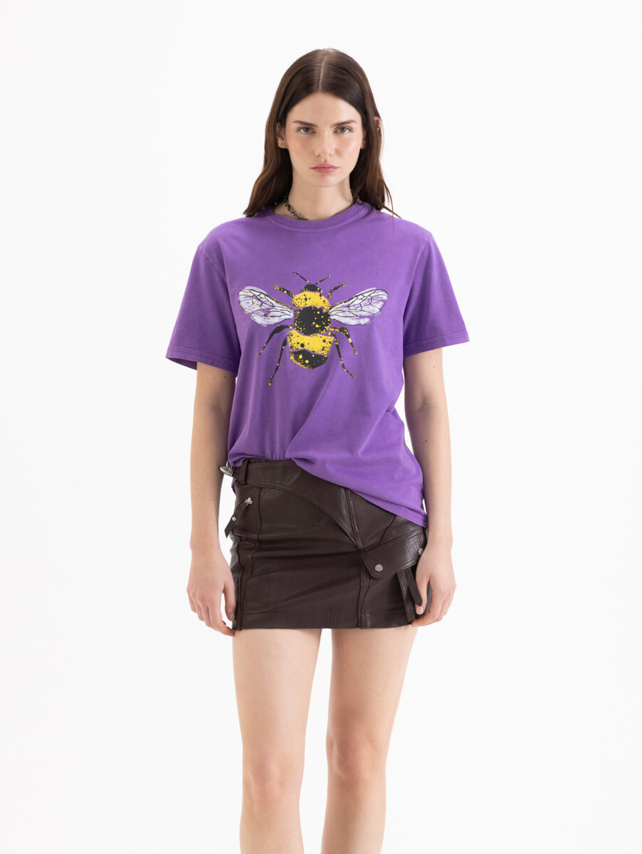 REMERA BEE 