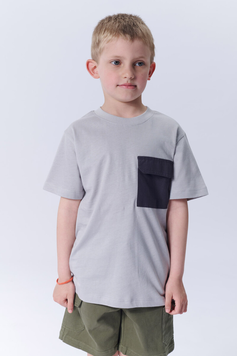 Remera Con Bolsillo Contraste Gris