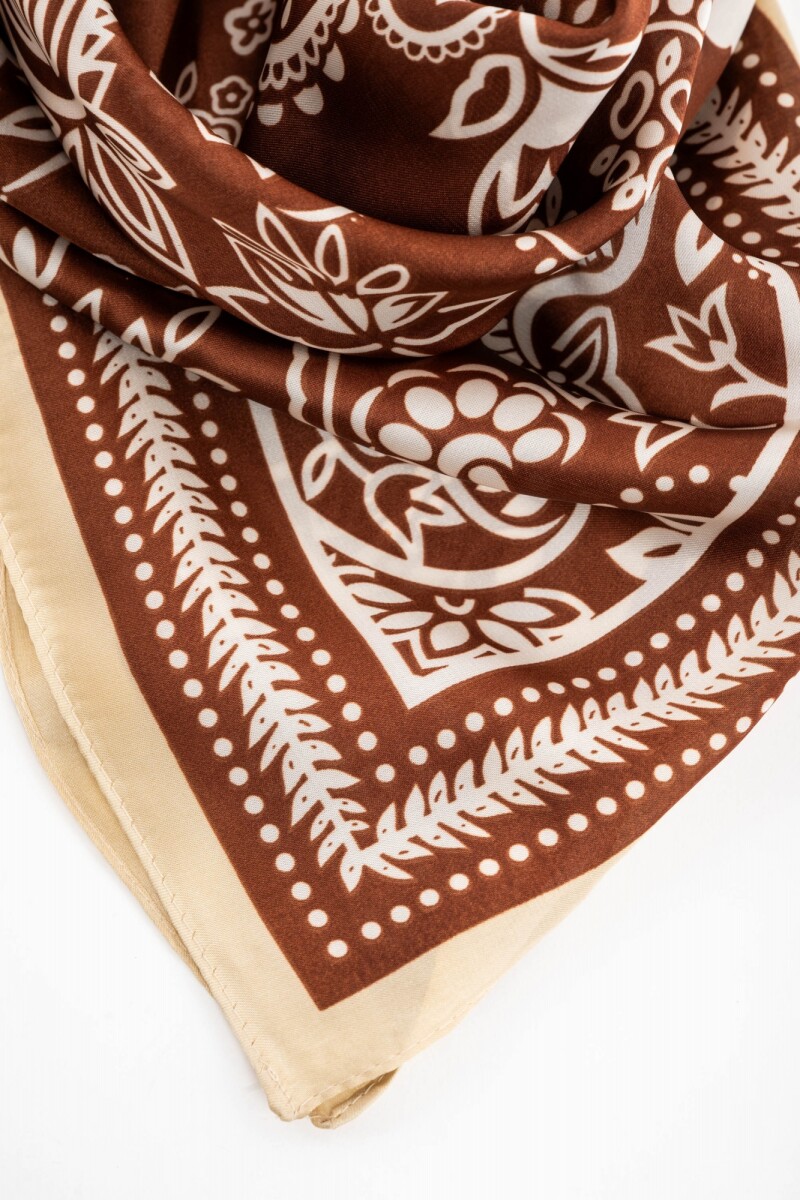 Bandana Arabescos Clásicos Chocolate