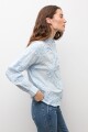 Camisa apliques florales celeste