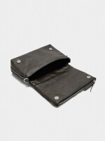Bolso De Hombro Detalles De Piel Y Tachuelas marron