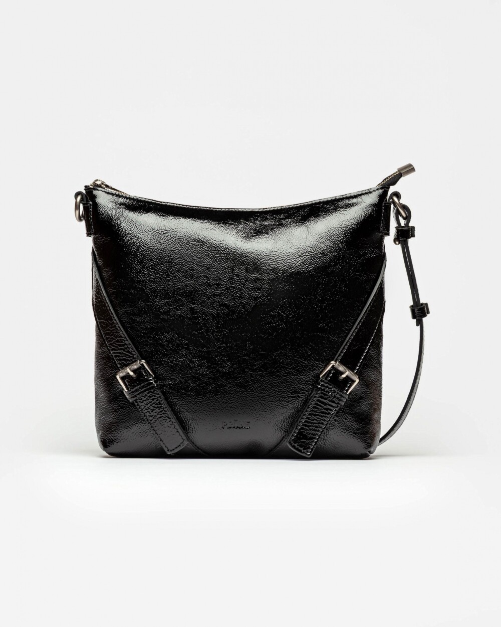 Bandolera Pocket en cuero charol arrugado Negro
