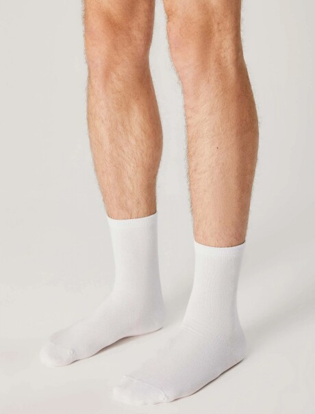 JUEGO DE 2 PARES DE CALCETINES LARGOS UNISEX BLANCO
