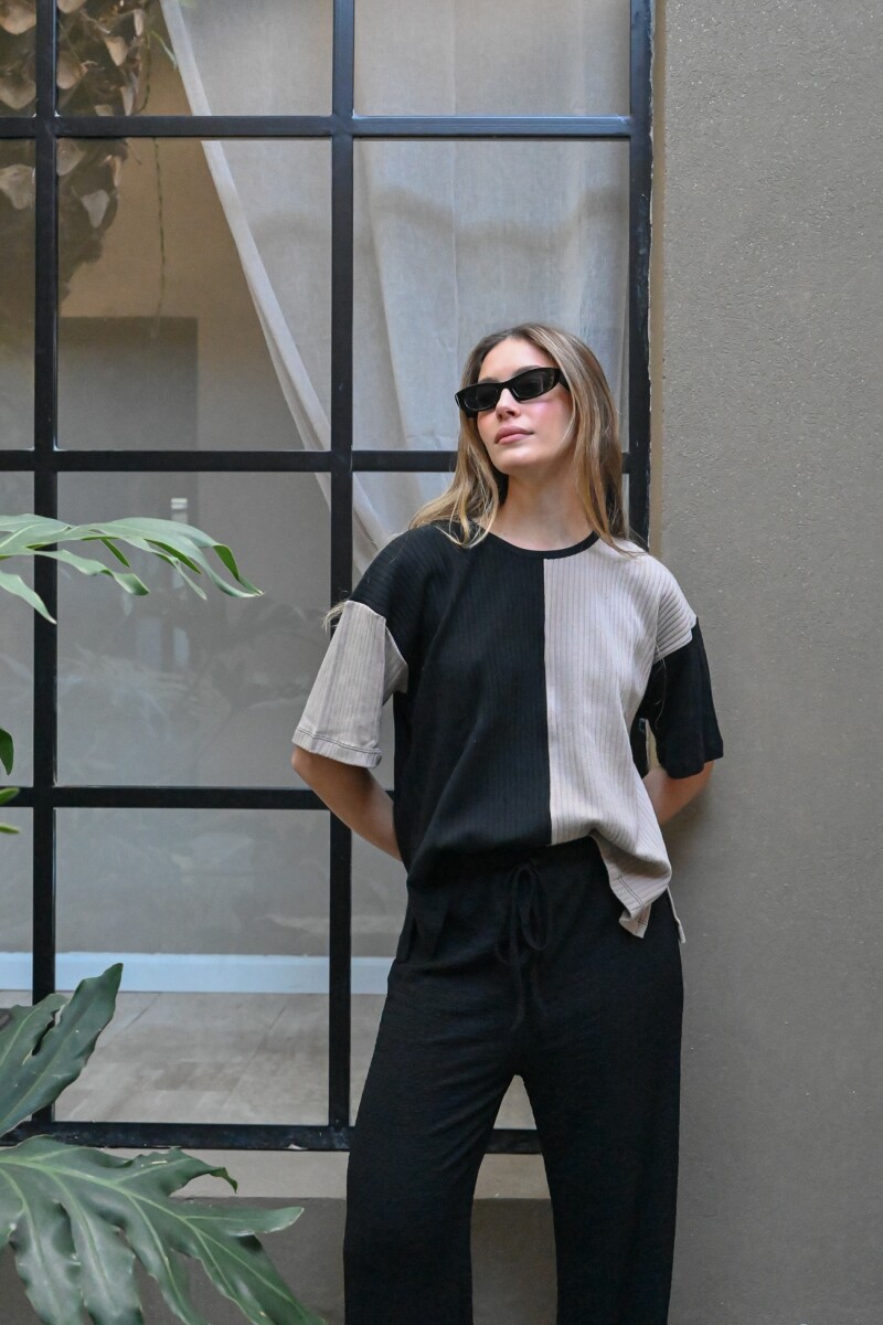 Remera Galia NEGRO Y CRUDO