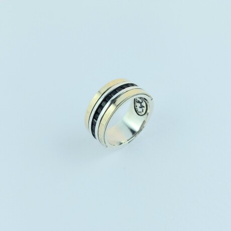 Anillo de plata 925 y double en oro 18 ktes con circonias. Anillo de plata 925 y double en oro 18 ktes con circonias.
