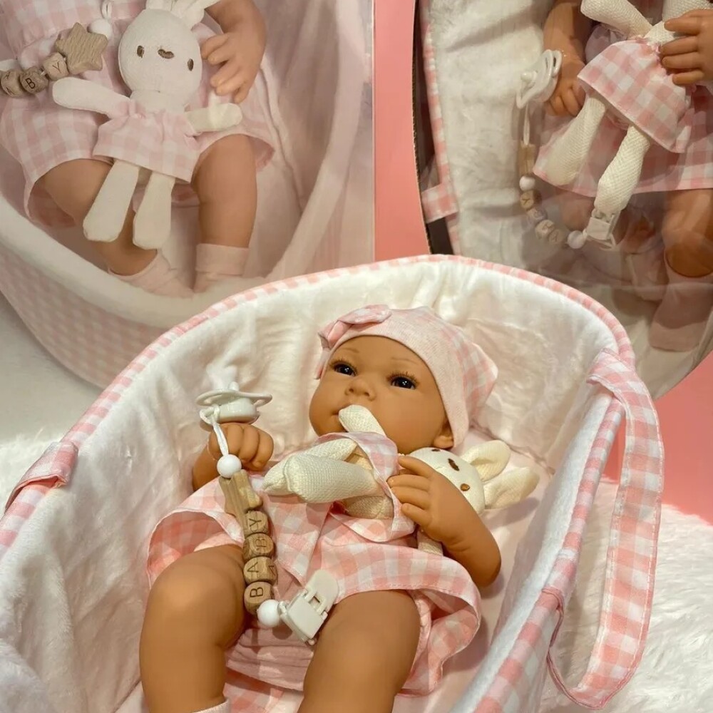 Muñeca OLIVE con accesorios rosa NEWBORN Muñeca OLIVE con accesorios rosa NEWBORN