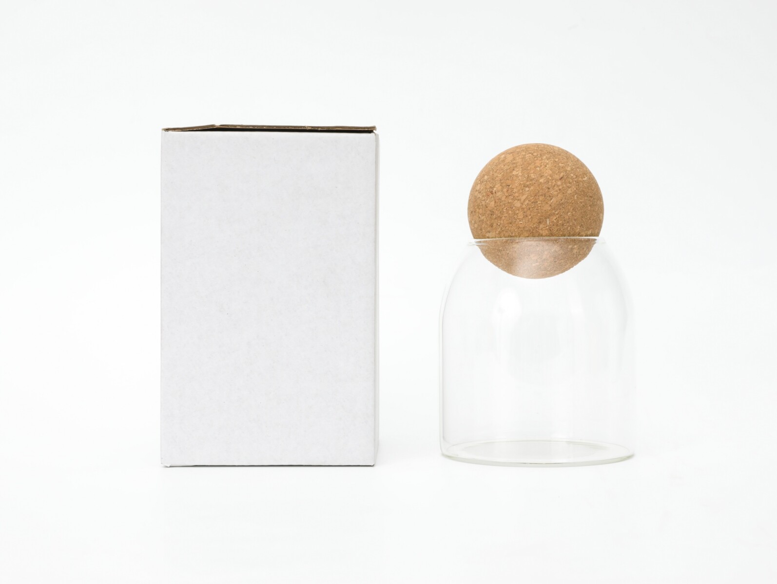 FRASCO DE VIDRIO CON TAPÓN DE MADERA - 550 ML 
