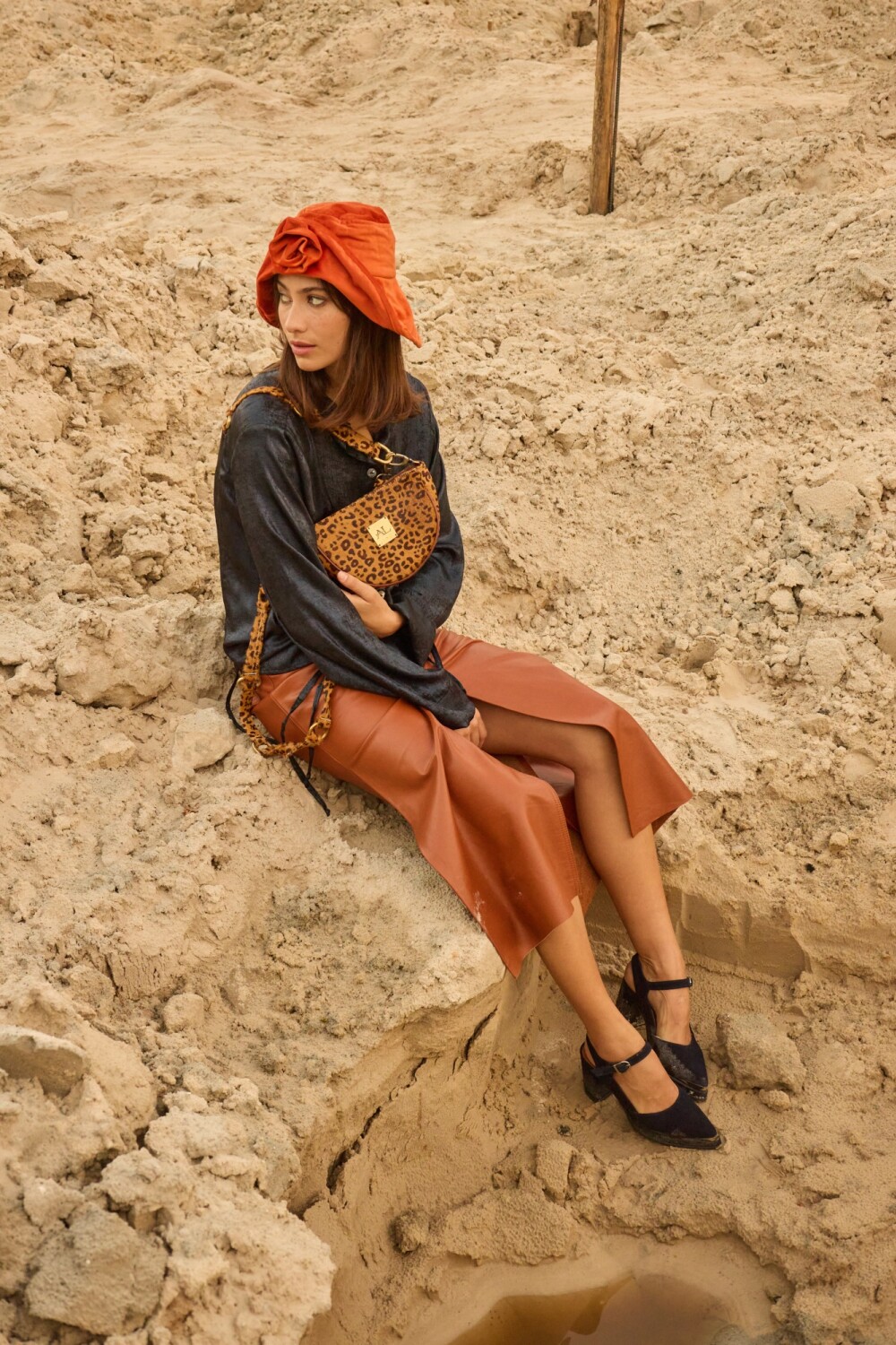 Friend Low Rise Skirt Camel