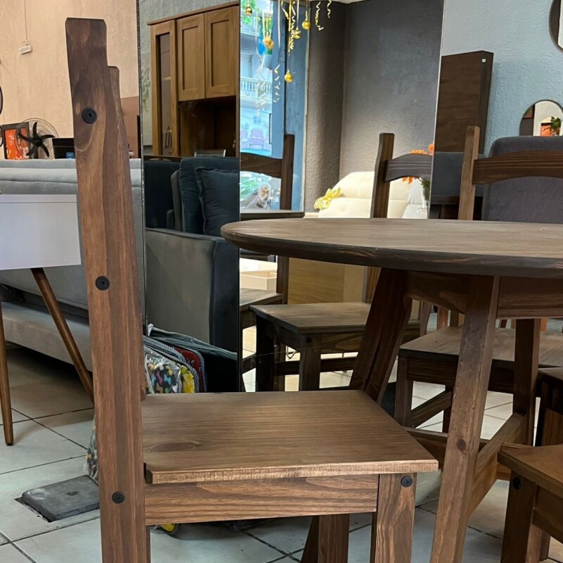 Juego de Comedor Estilo Mexicano Madera Maciza | Mesa Redonda + 4 Sillas Juego de Comedor Estilo Mexicano Madera Maciza | Mesa Redonda + 4 Sillas