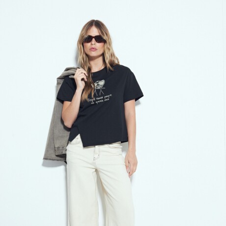 REMERA TARUMÁ Negro