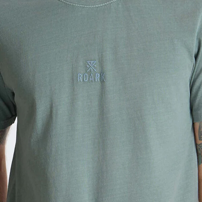 Remera Roark Safecamp Embroidery - Verde Remera Roark Safecamp Embroidery - Verde