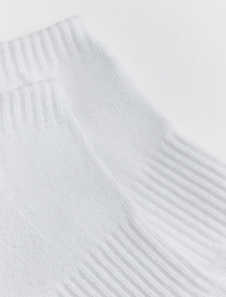 KIT CON 3 PARES DE MEDIAS ELASTIZADAS BLANCO