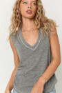 POLERA RUE HEATHERED Gris