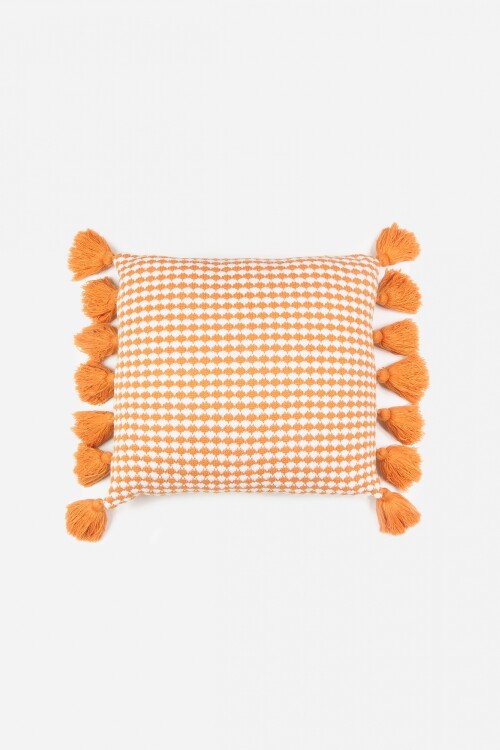 Almohadon rectangular tejido con pompones naranja