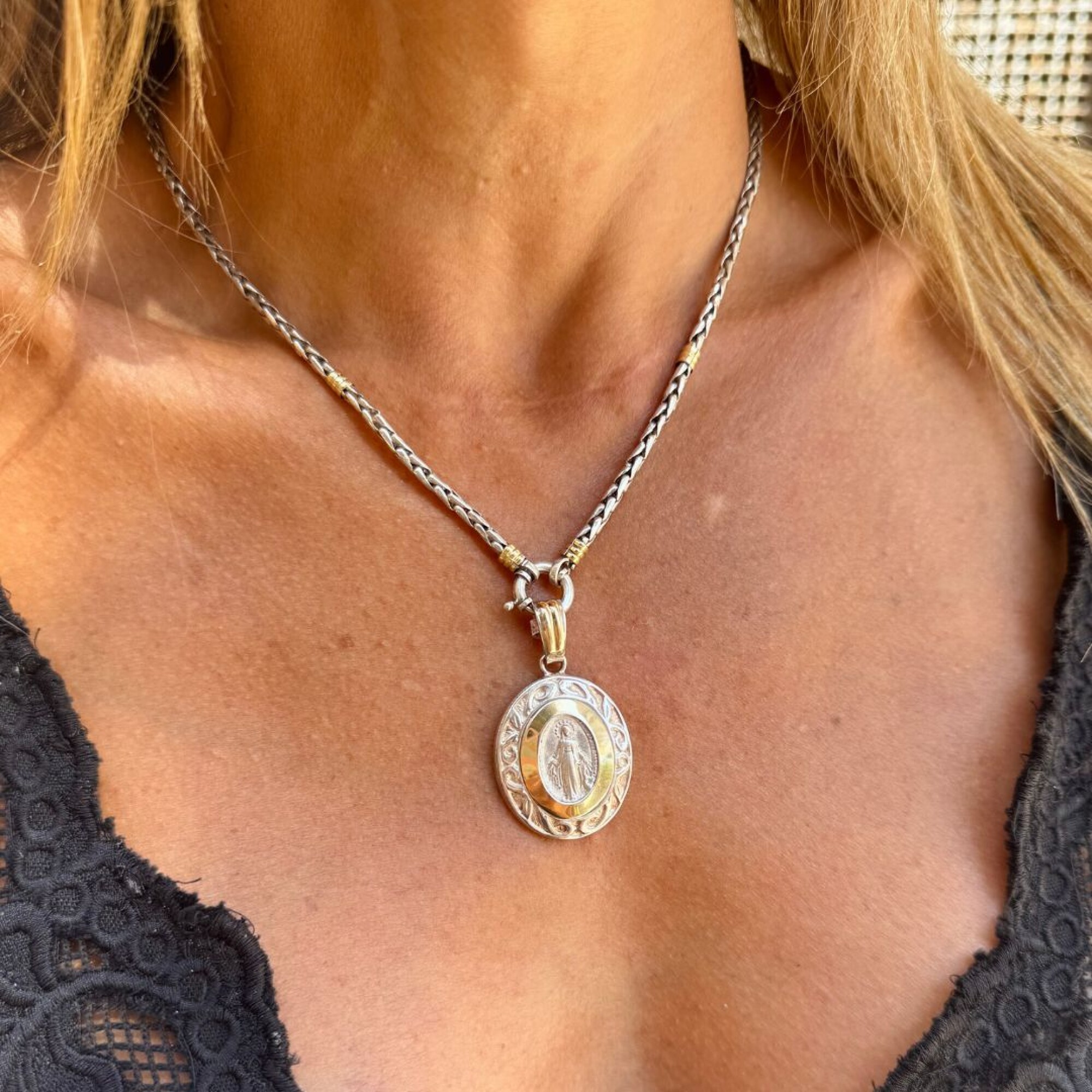 Medalla Virgen Milagrosa - Plata y Oro — NC Joyas