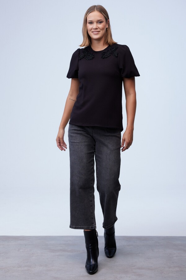Blusa Aplique Bordado NEGRO