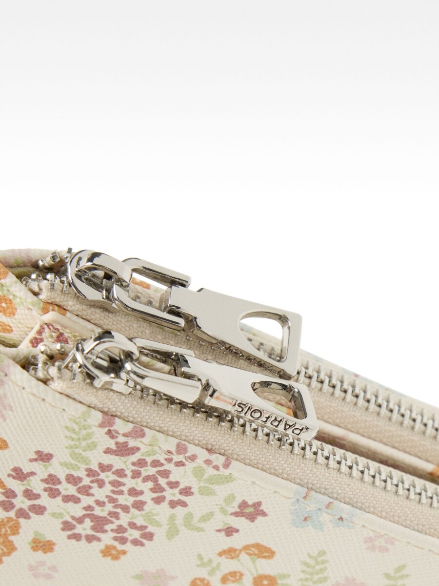 Cartera Con Textura Estampado Floral multicolor