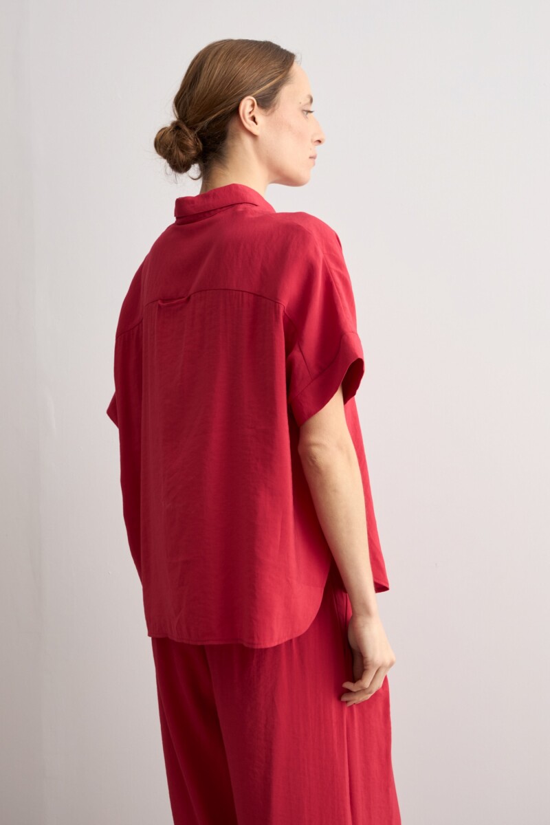 Camisa manga corta carmesí