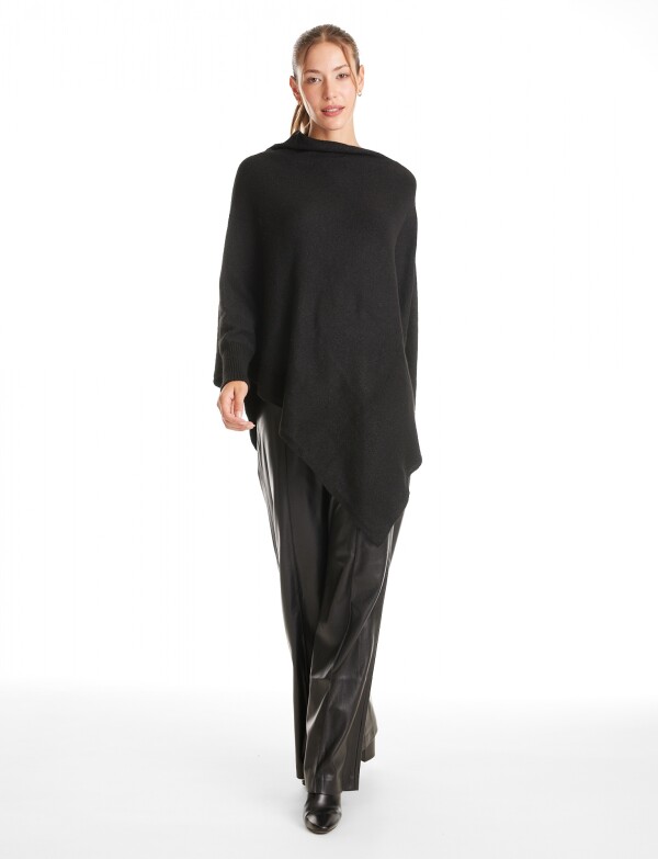Poncho Asimetrico NEGRO