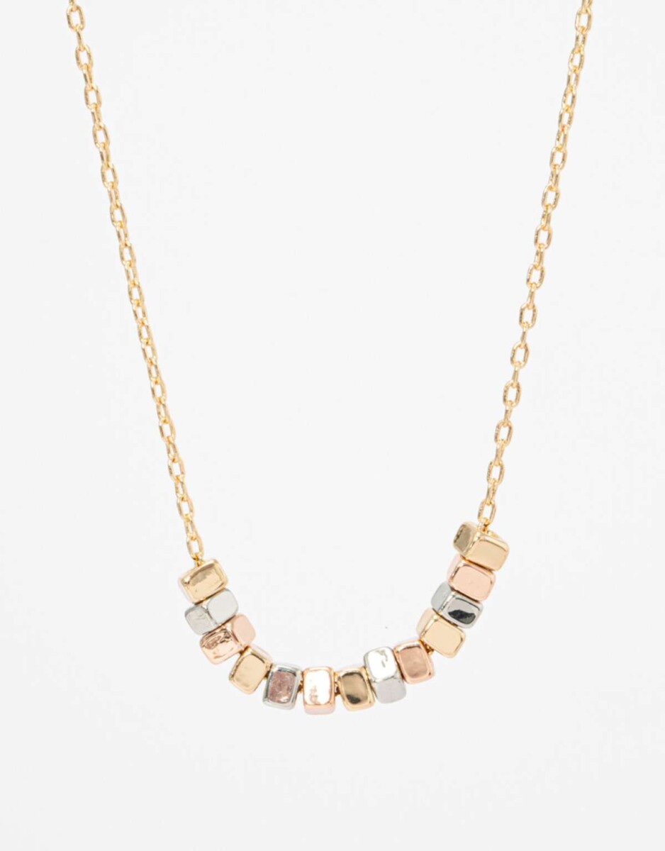 Collar Con Charms De Metal. - Dorado 