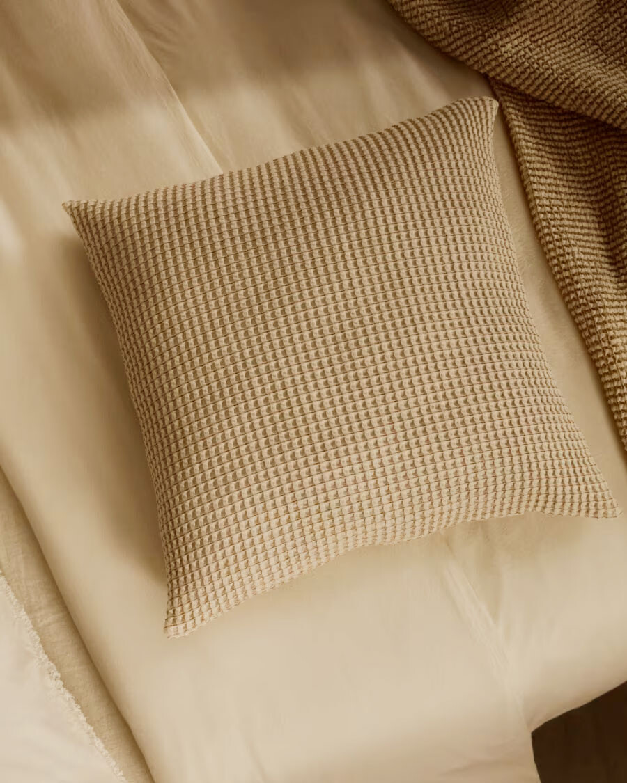 Set Senara de 2 almohadones de algodón beige 45 x 45 cm Set Senara de 2 almohadones de algodón beige 45 x 45 cm