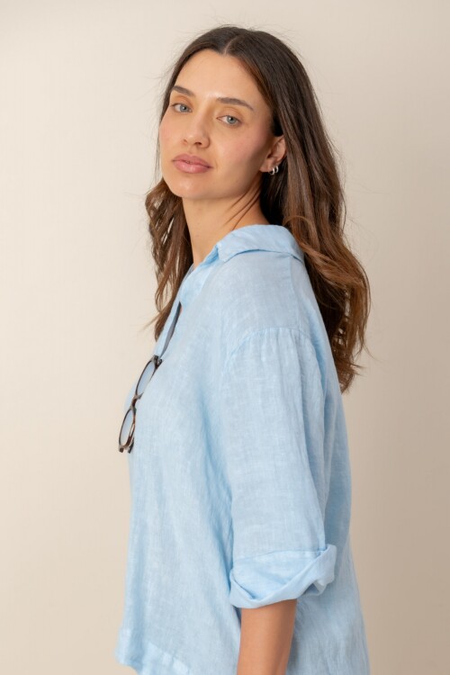 Blusa de lino Celeste