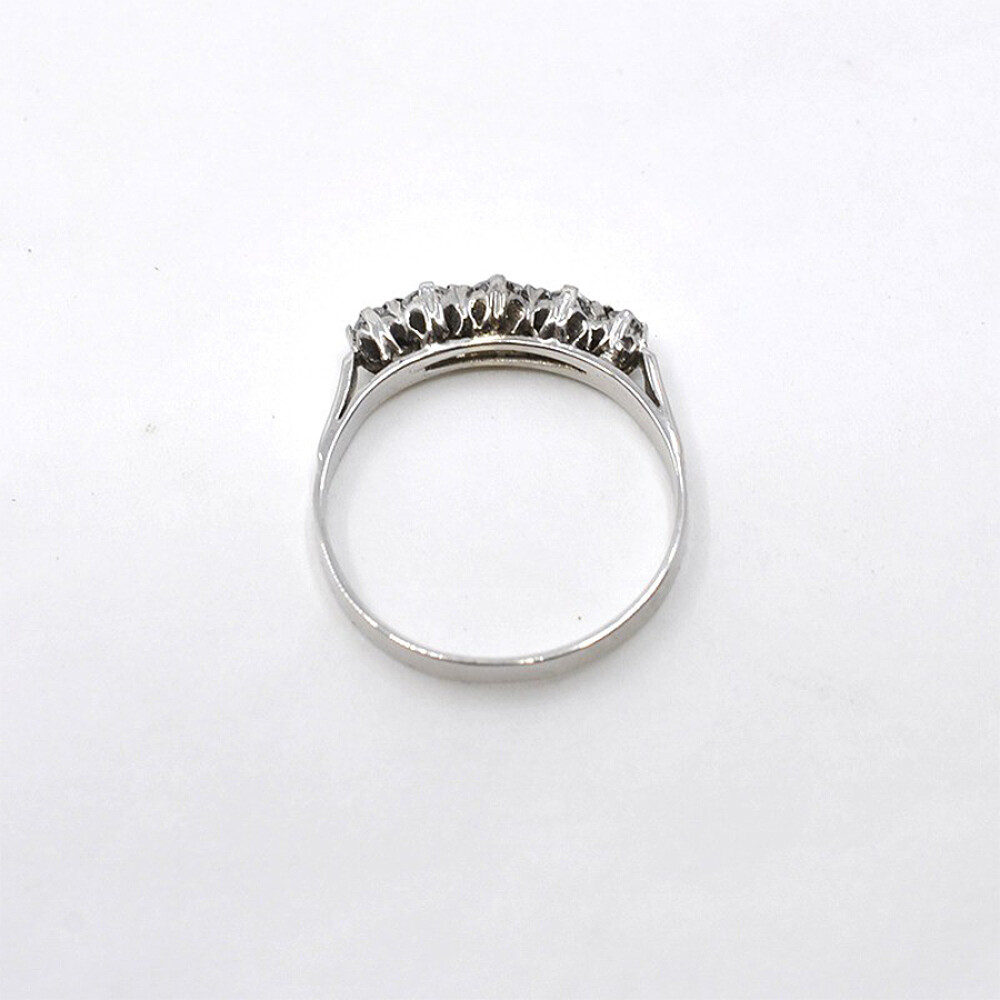 Anillo Antiguo En Oro 18K Blanco Y Brillantes Anillo Antiguo En Oro 18K Blanco Y Brillantes
