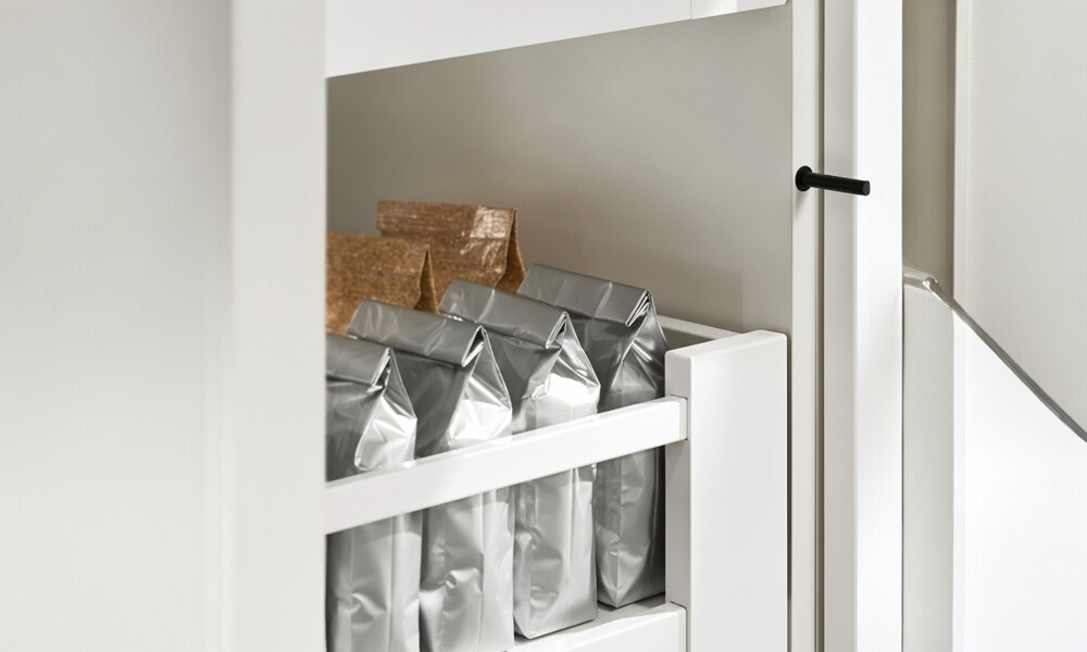 BLUM TIP-ON corto c/iman p/pta Negro 956.1004 Jgo Blum Tip-on Corto C/iman P/pta Negro 956.1004 Jgo