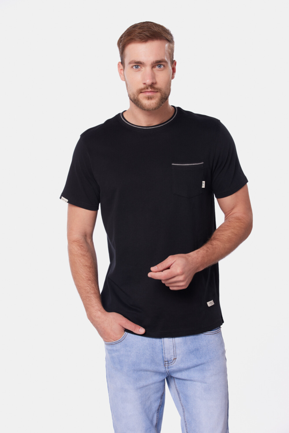 REMERA LISA Negro